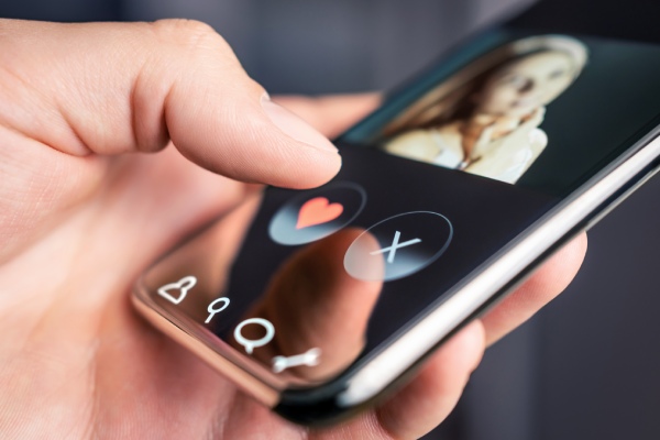 Apps Cheaters Use to Communicate